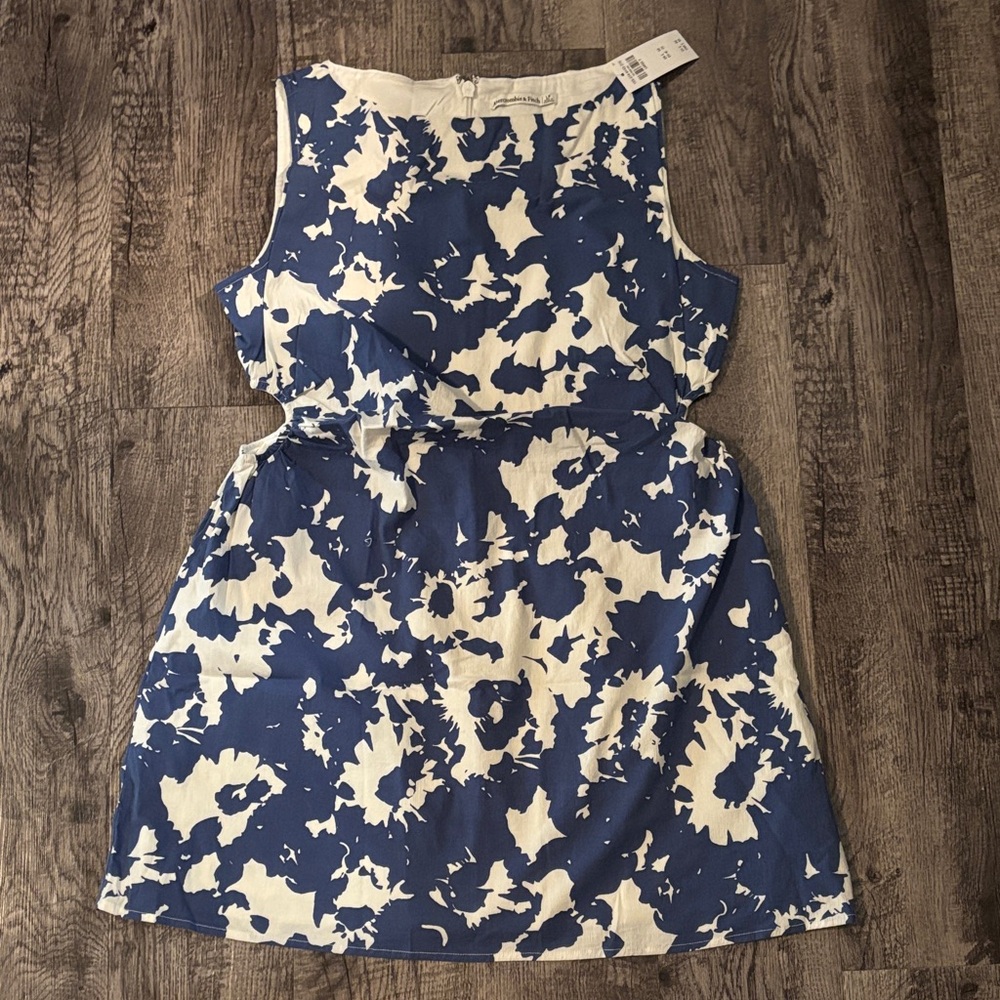 Abercrombie & Fitch Dress with Cutouts - Blue and White Pattern - Size LargeP